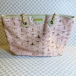 Betsey Johnson Oops-A-Daisy Tote in Blush